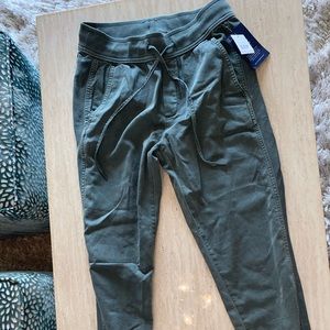 Gap green pants